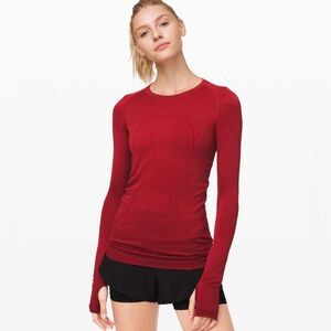 Lululemon Swiftly Tech Long Sleeve 2.0
Size 6 
Red (berry) color